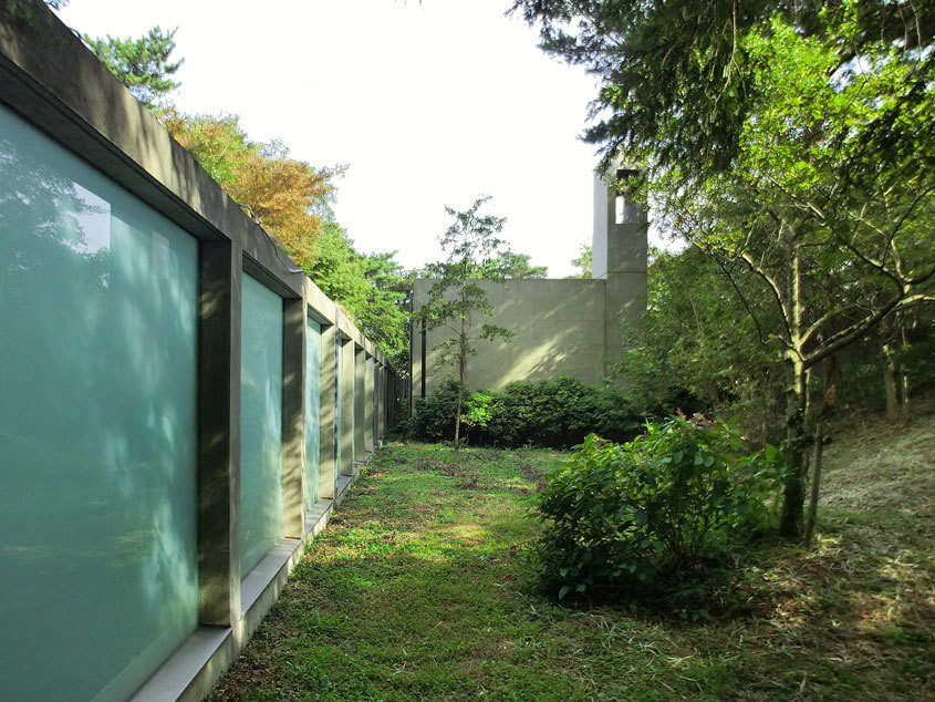 ホテルの営業終了に伴い閉鎖されていますが、六甲ミーツアートの会場として期限付き開館中。