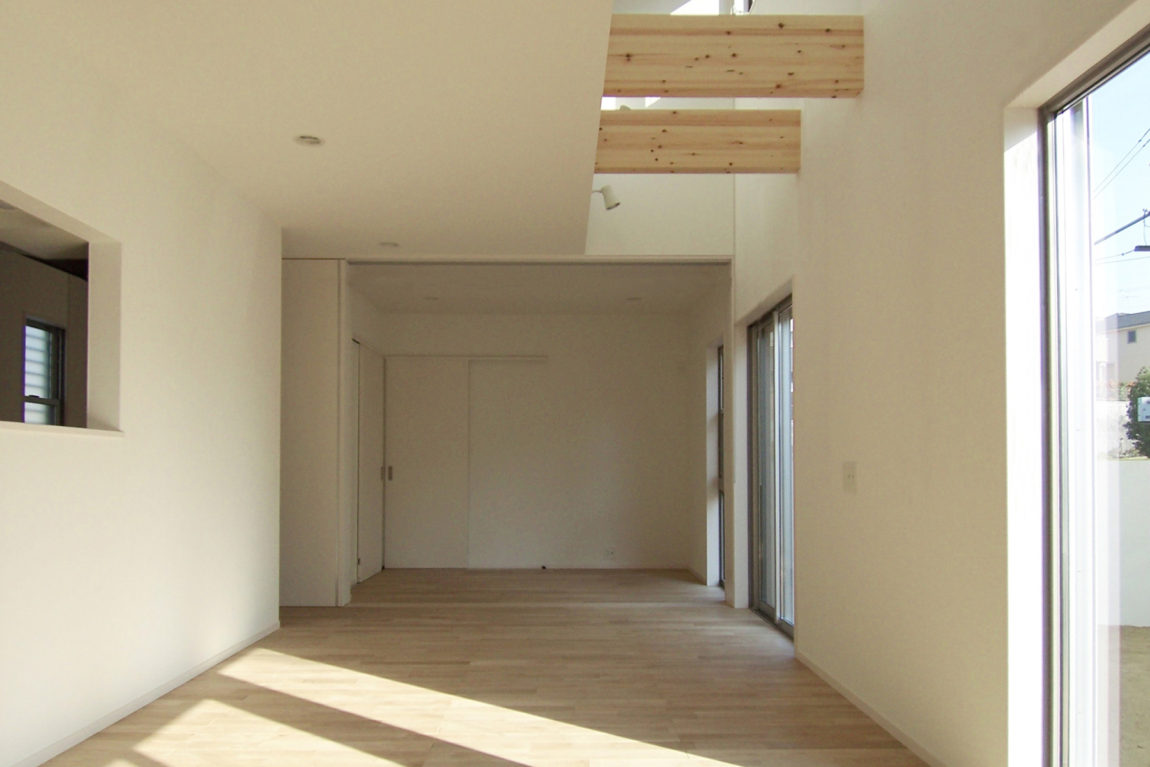 大きなLDK。来客時には可動間仕切りで予備室として分離可能な設計。