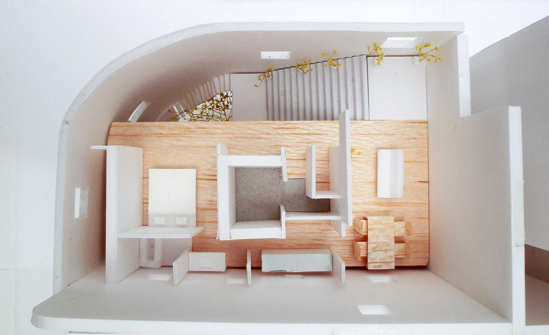 4階平面。子世帯の住居。大きな階段で親世帯とつながる。