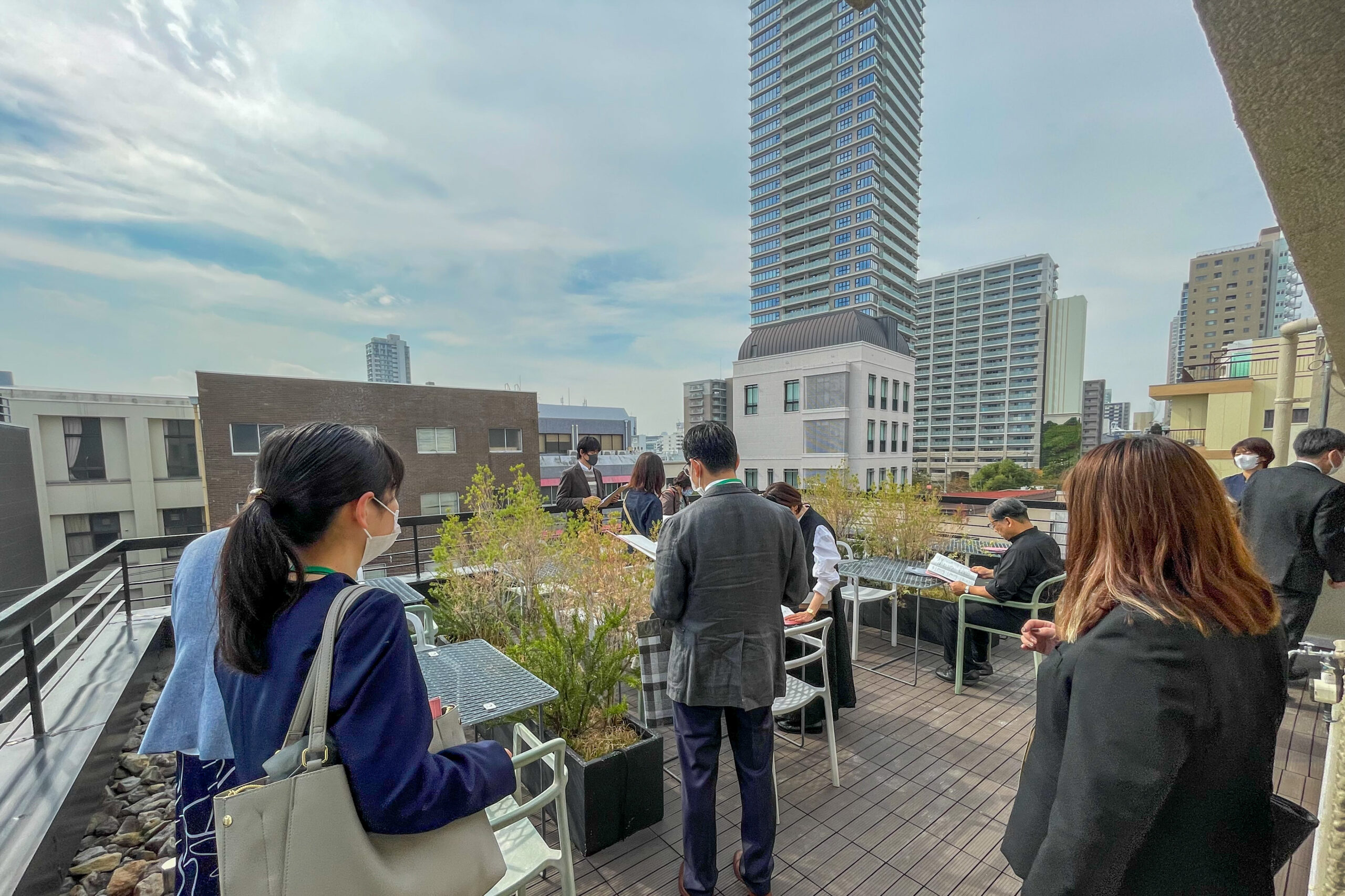岡山ビルが今年度の大阪市ハウジングデザイン賞にノミネートされ、さらに最終審査まで残ったため、有識者の方々にお越し頂いて現地審査を受けました。