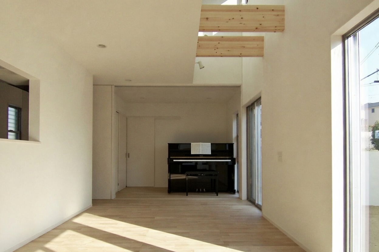 大きなLDK。来客時には可動間仕切りで予備室として分離可能な設計。